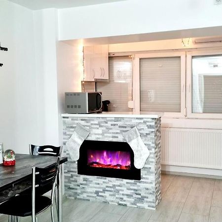 White Apartament, Брэила Экстерьер фото