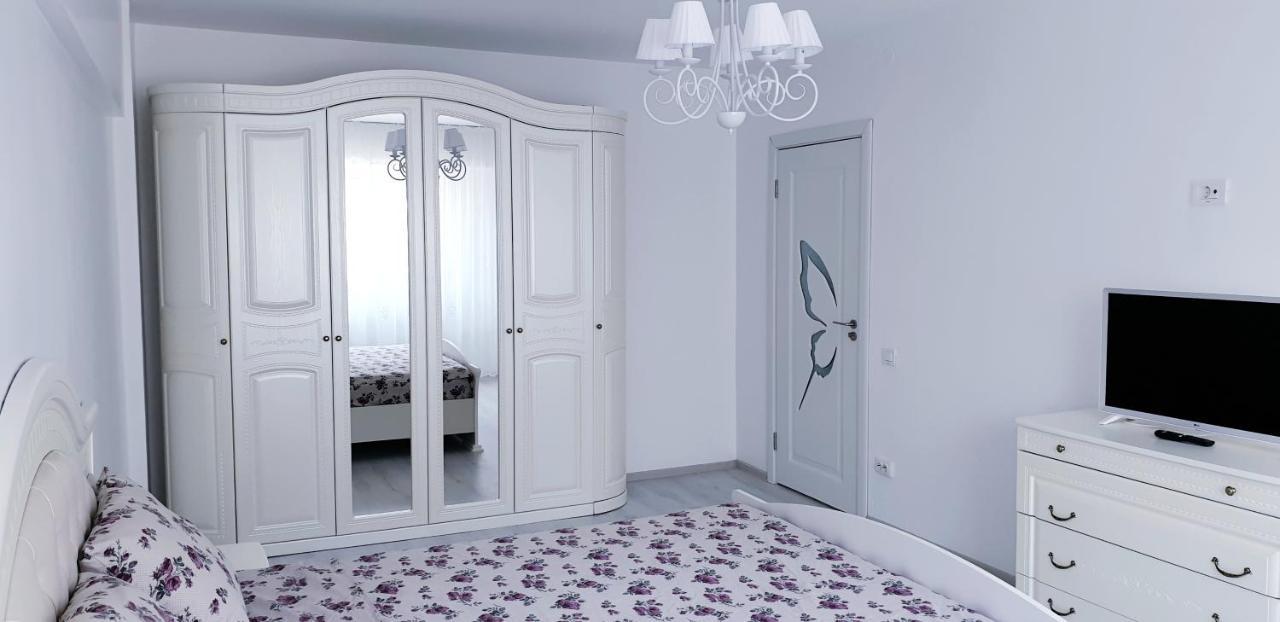 White Apartament, Брэила Экстерьер фото