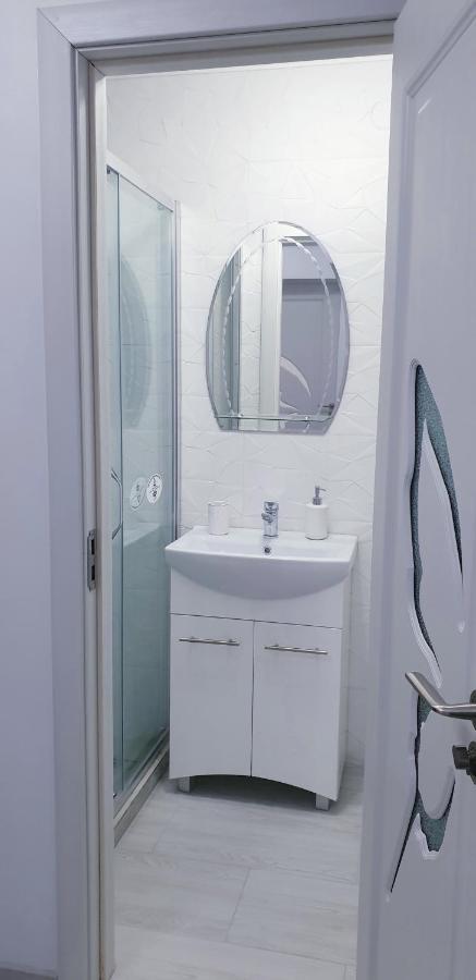 White Apartament, Брэила Экстерьер фото