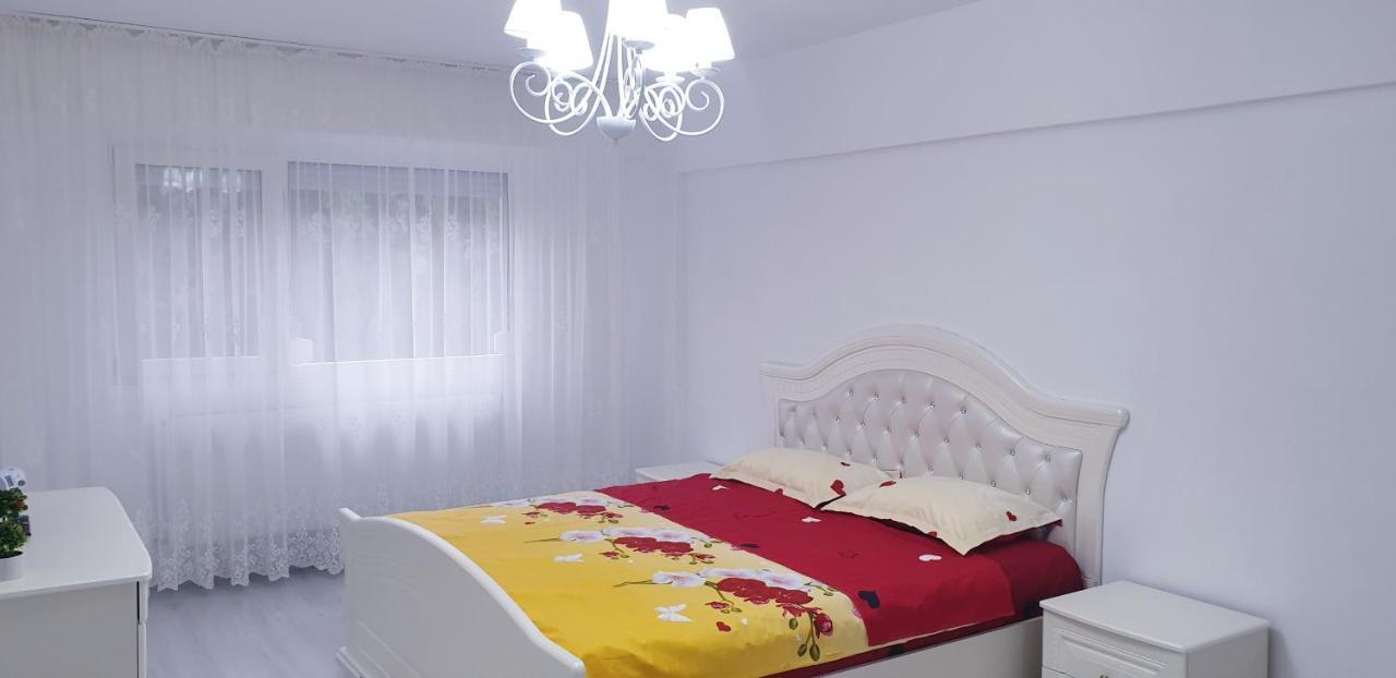 White Apartament, Брэила Экстерьер фото