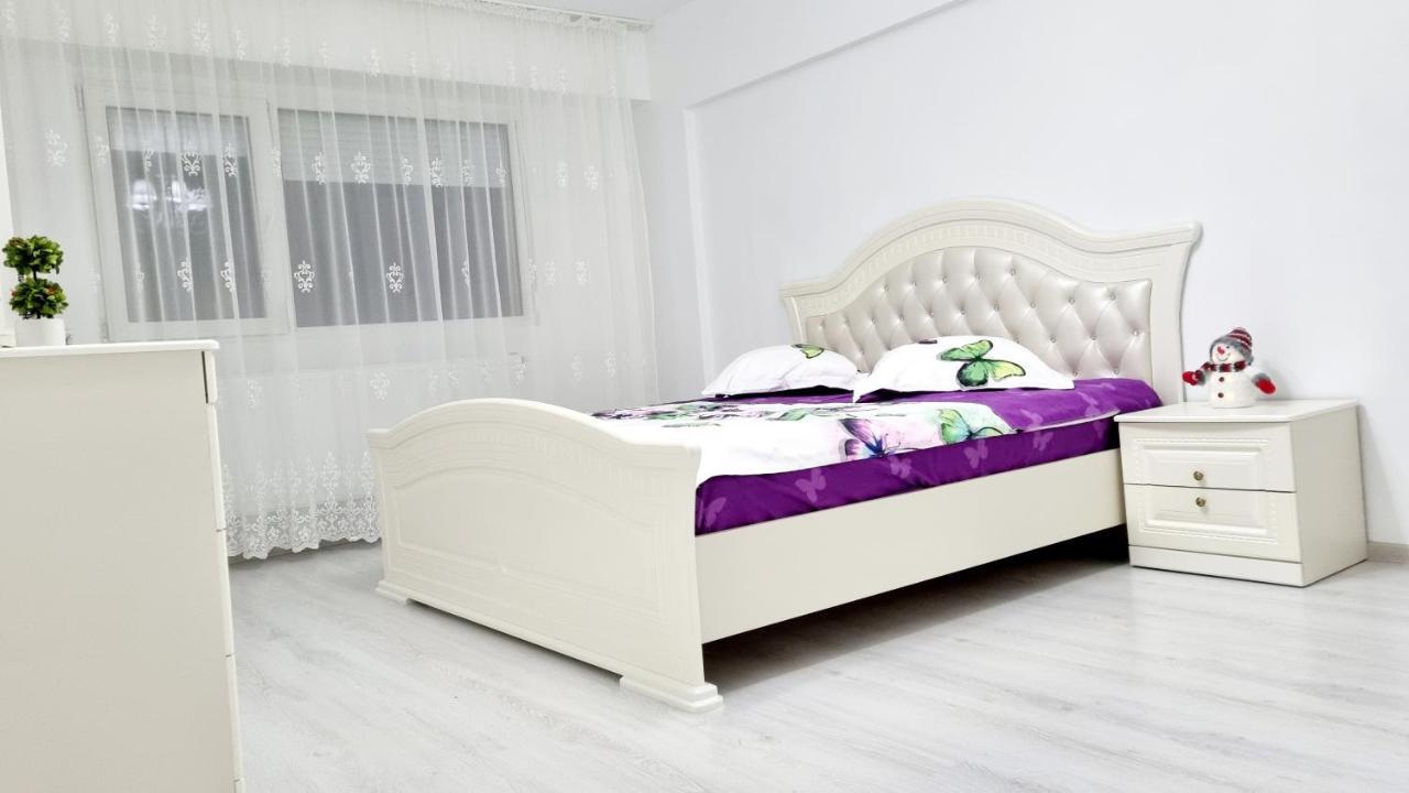 White Apartament, Брэила Экстерьер фото