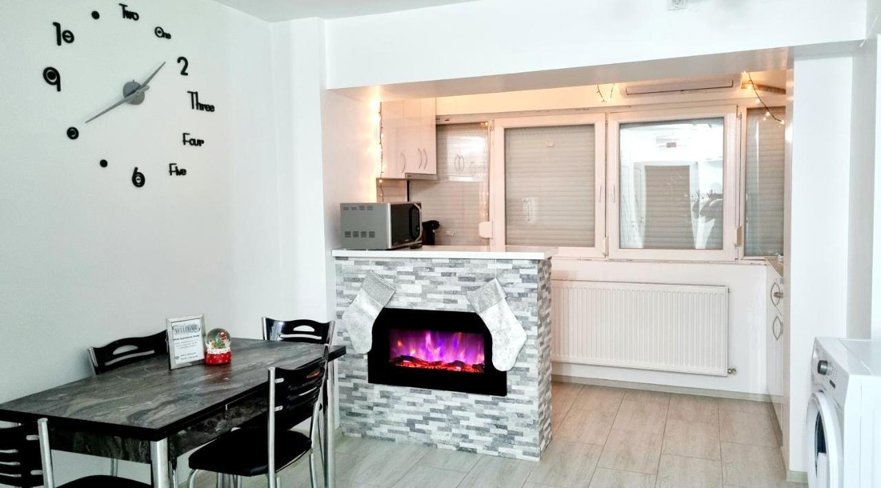 White Apartament, Брэила Экстерьер фото