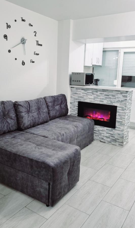White Apartament, Брэила Экстерьер фото