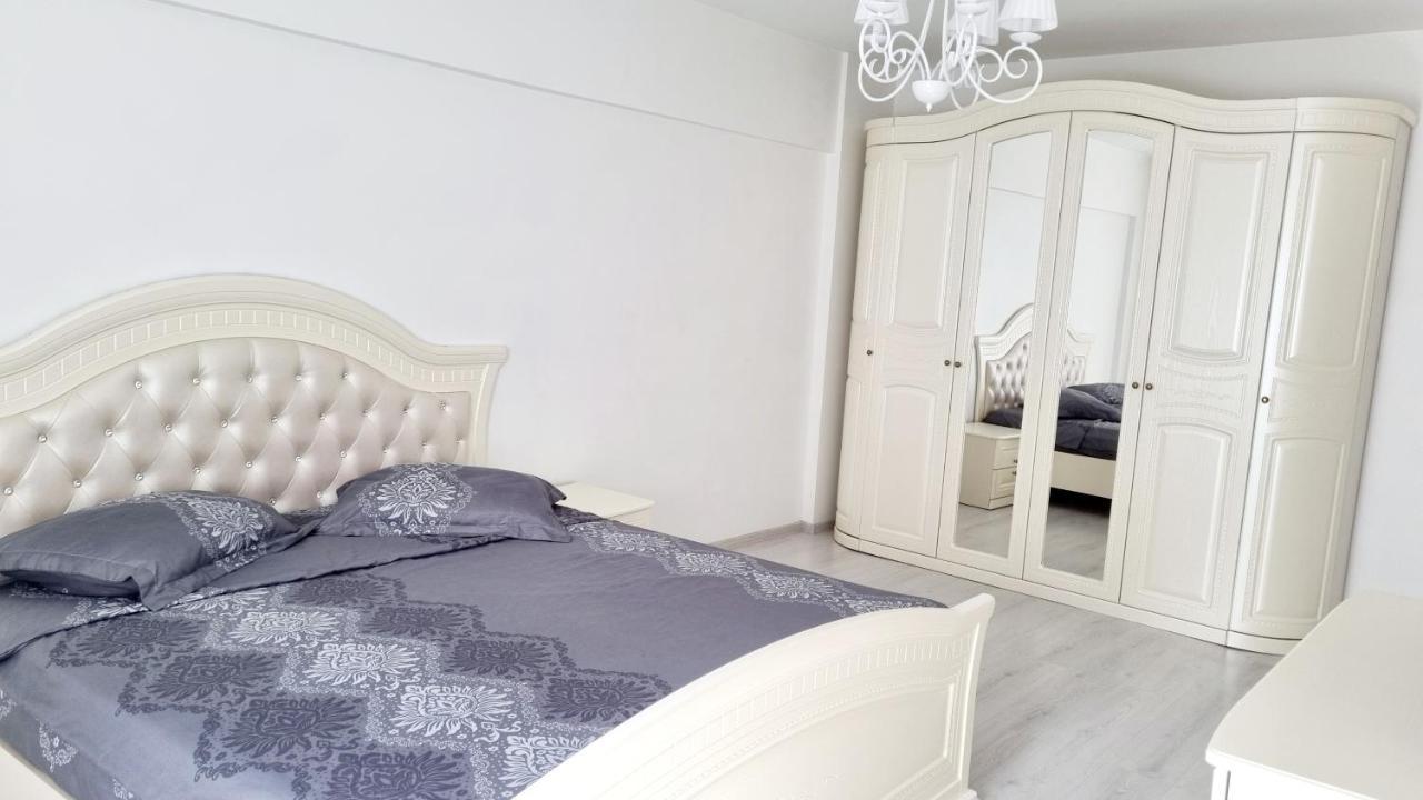 White Apartament, Брэила Экстерьер фото